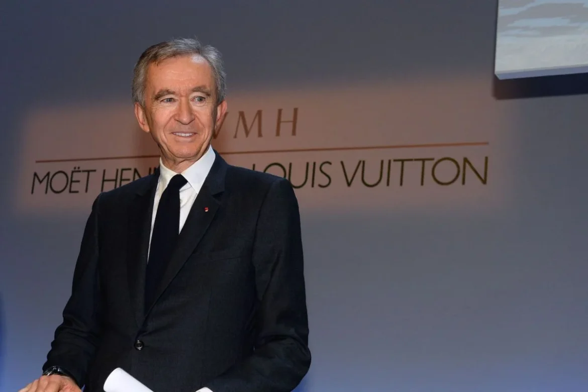 Bernard-Arnault-depasse-Elon-Musk-en-tant-que-personne-la-plus-riche-du-monde